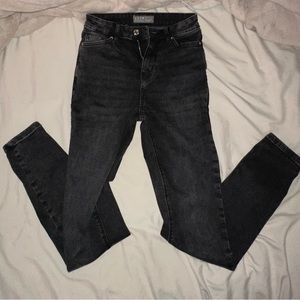 Black skinny jeans